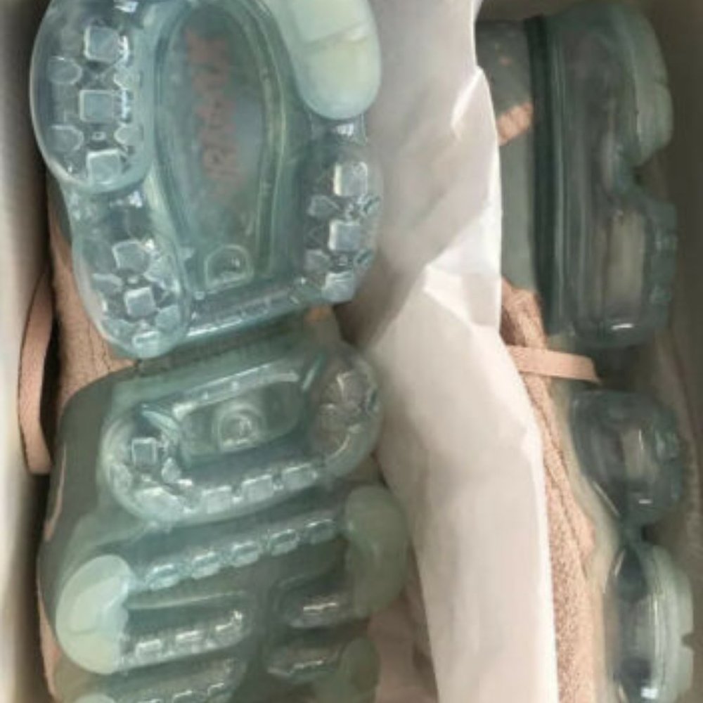 Sold - Nike Vapormax Flyknit 2, ladies - size 10 - Picture 2 of 3
